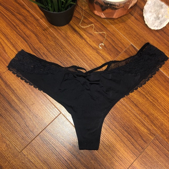 ✨ SEXY LA SENZA BLACK LACE BIKINI PANTIES ✨ - Picture 2 of 3
